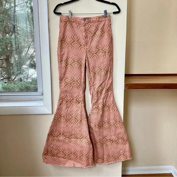 NWT Free People Throw It Back Reversible Flare Jeans in Pink Brown Printed 26 - Picture 14 of 15